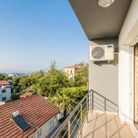 Separated Comfortable Lapta-sel Apartment *