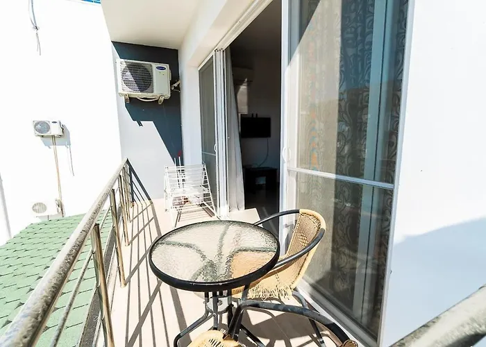 Cozy Sel B5 アパート